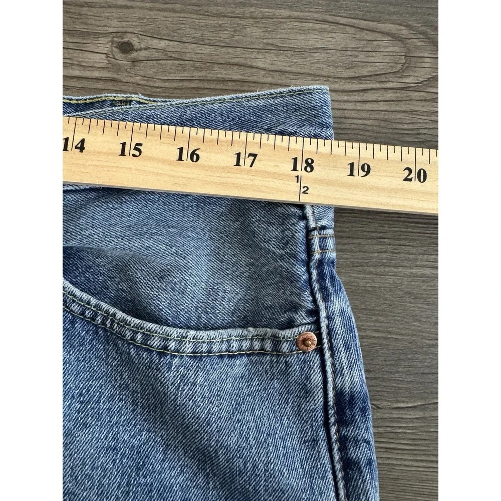 Levi's 550 Relaxed Fit Men's Jeans W38 L30 Light Wash Denim Pants Red Tab